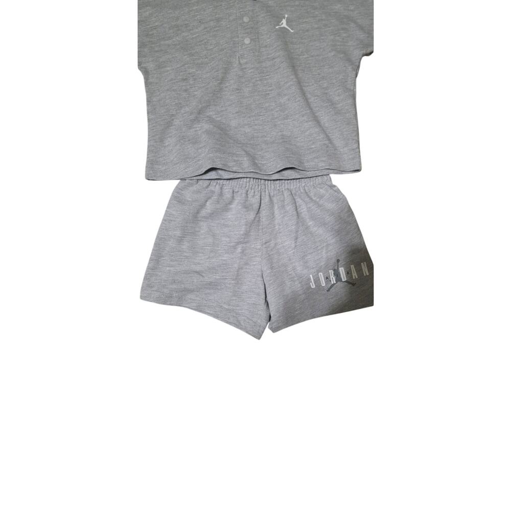Air Jordan Toddler Outfit 2T Gray Hoodie Shorts Set NWT - Picture 2 of 4